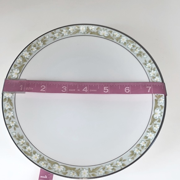 COPY - Sango 4 Piece Daisy Chain China Place Setting - Picture 12 of 14